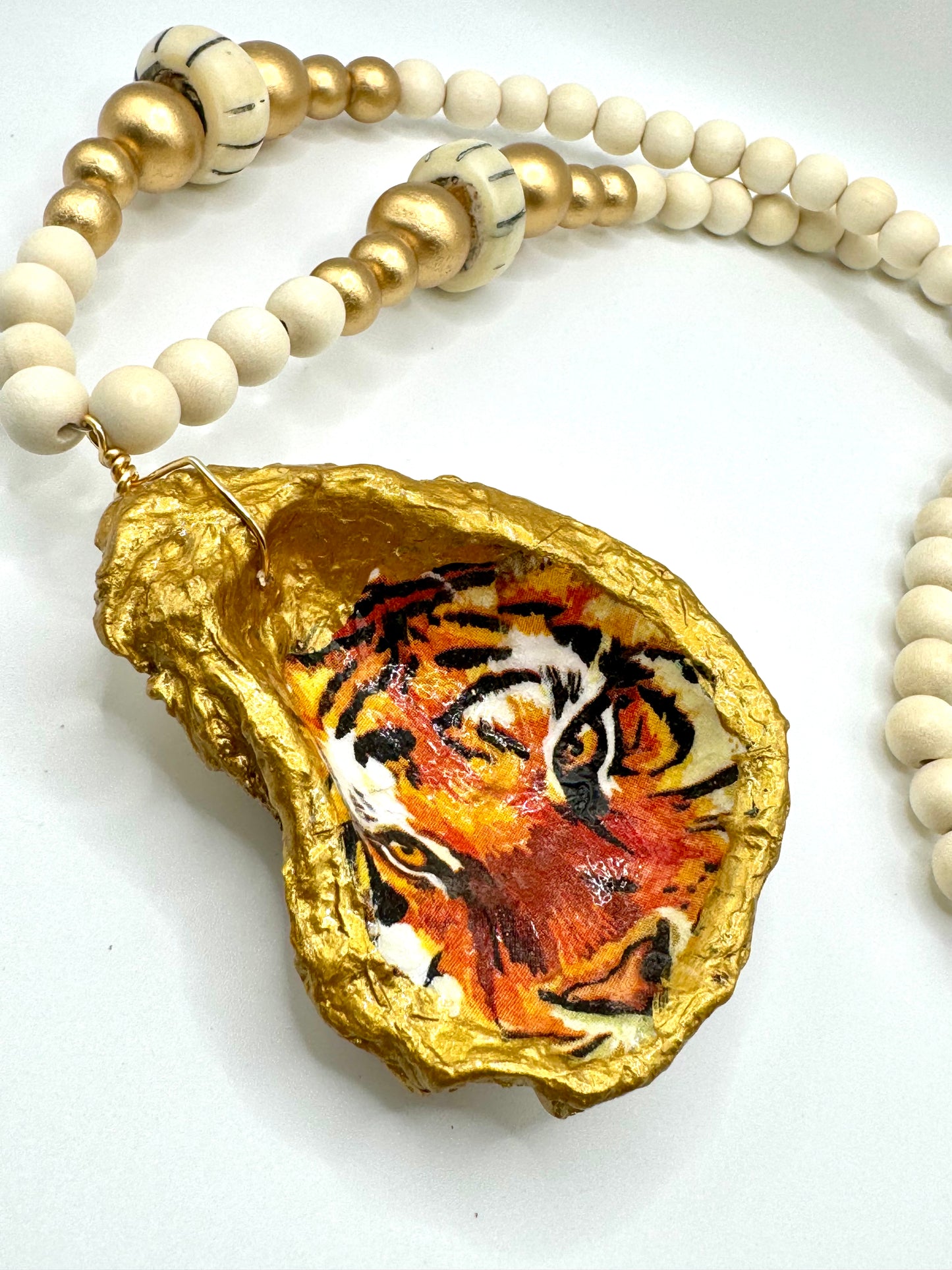 Majestic Tiger Oyster Shell Necklace